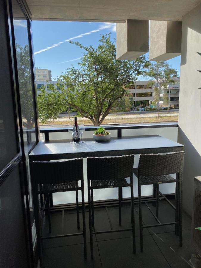 Midnight Luxe 1Br 1Bath Apartment 104 In The Heart Of Braddon Pool Sauna Secure Parking Wine Wifi Canberra Luaran gambar