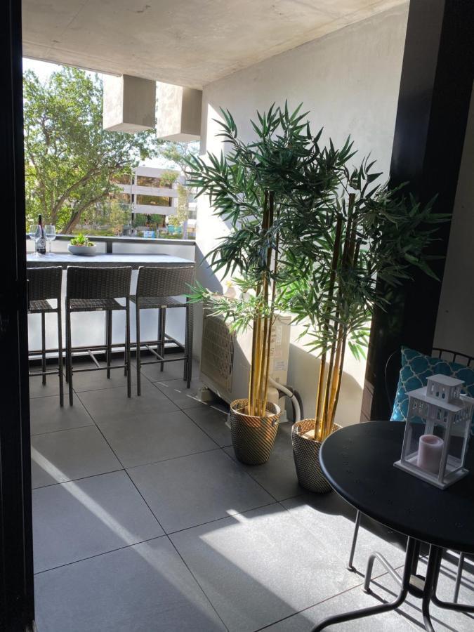 Midnight Luxe 1Br 1Bath Apartment 104 In The Heart Of Braddon Pool Sauna Secure Parking Wine Wifi Canberra Luaran gambar