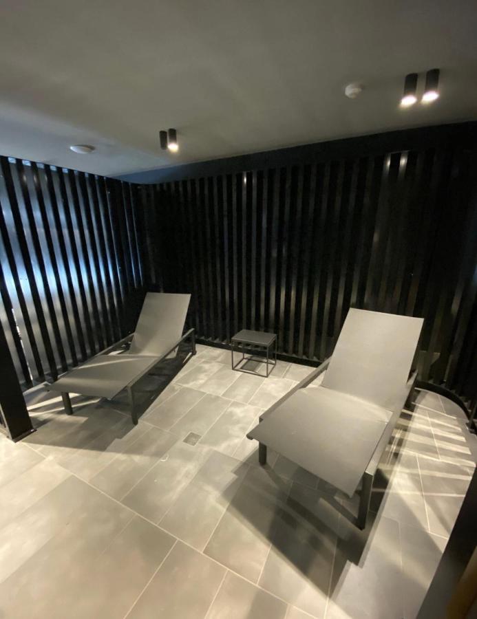 Midnight Luxe 1Br 1Bath Apartment 104 In The Heart Of Braddon Pool Sauna Secure Parking Wine Wifi Canberra Luaran gambar